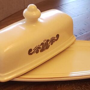 𝅺Pfaltzgraff Village 1970's Ceramic Butter Dish with Lid - RETIRED!